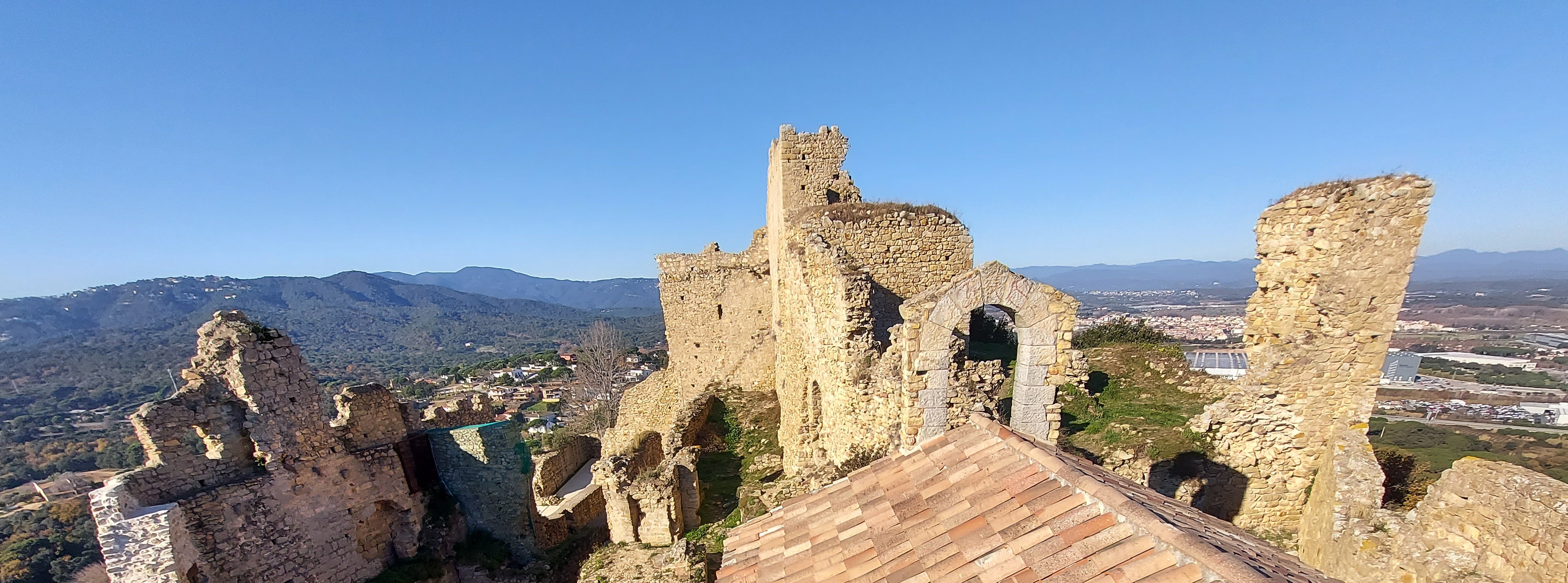 Circular des de Tordera pel castell de Palafolls i l’ermita de Sant Genís