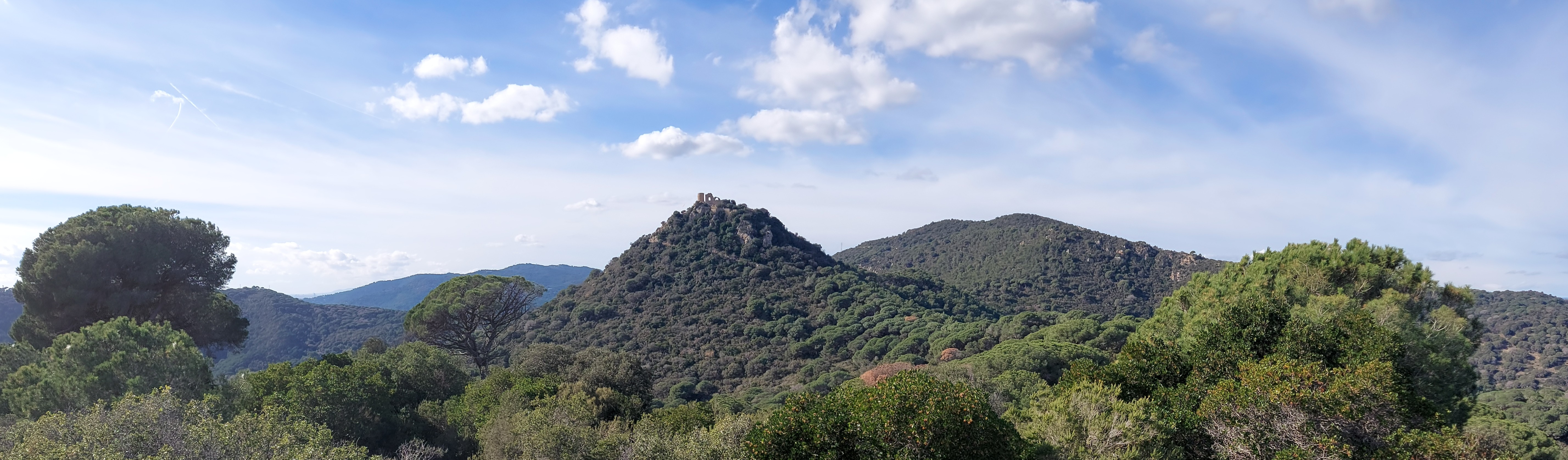 El castell de Burriac (100 Cims) en ruta circular des de Cabrera de Mar-Vilassar de Mar