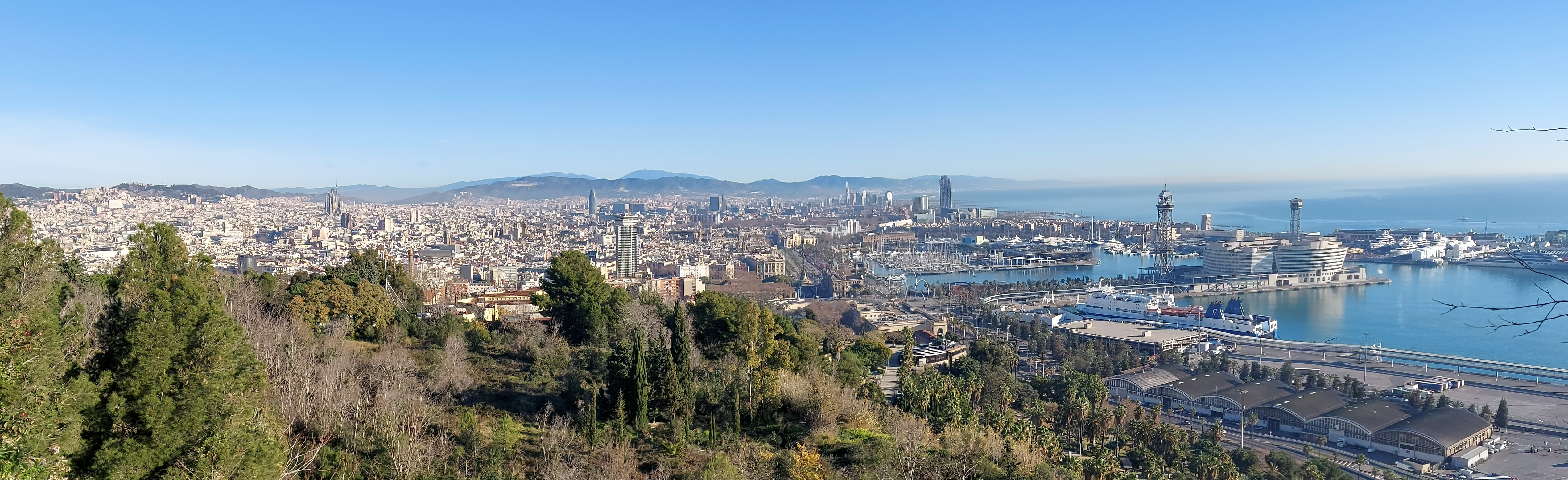Seguint el PR-C 229 Montjuïc 360 des del metro Paral·lel