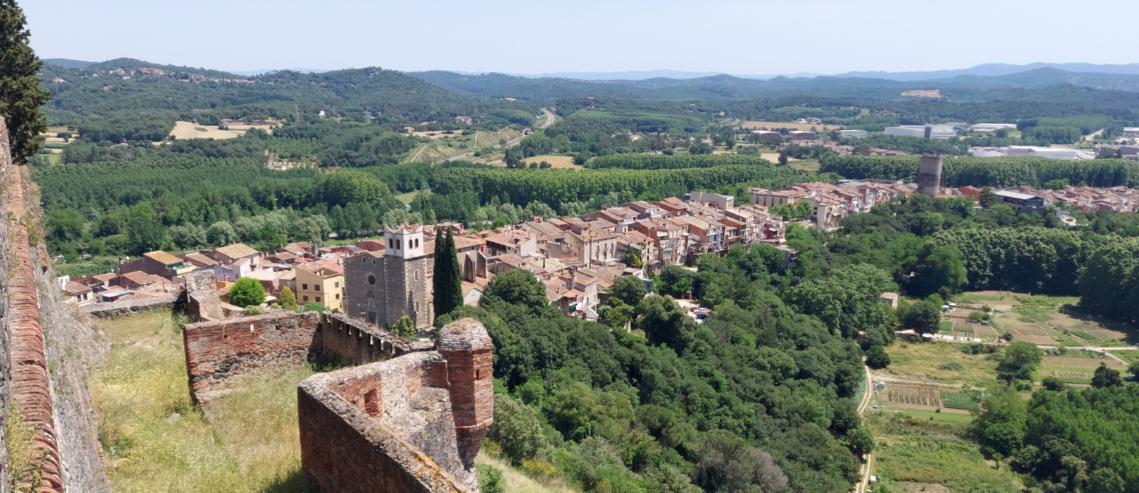 Volta i visita al castell d'Hostalric per la ruta del Parc de les Rieres