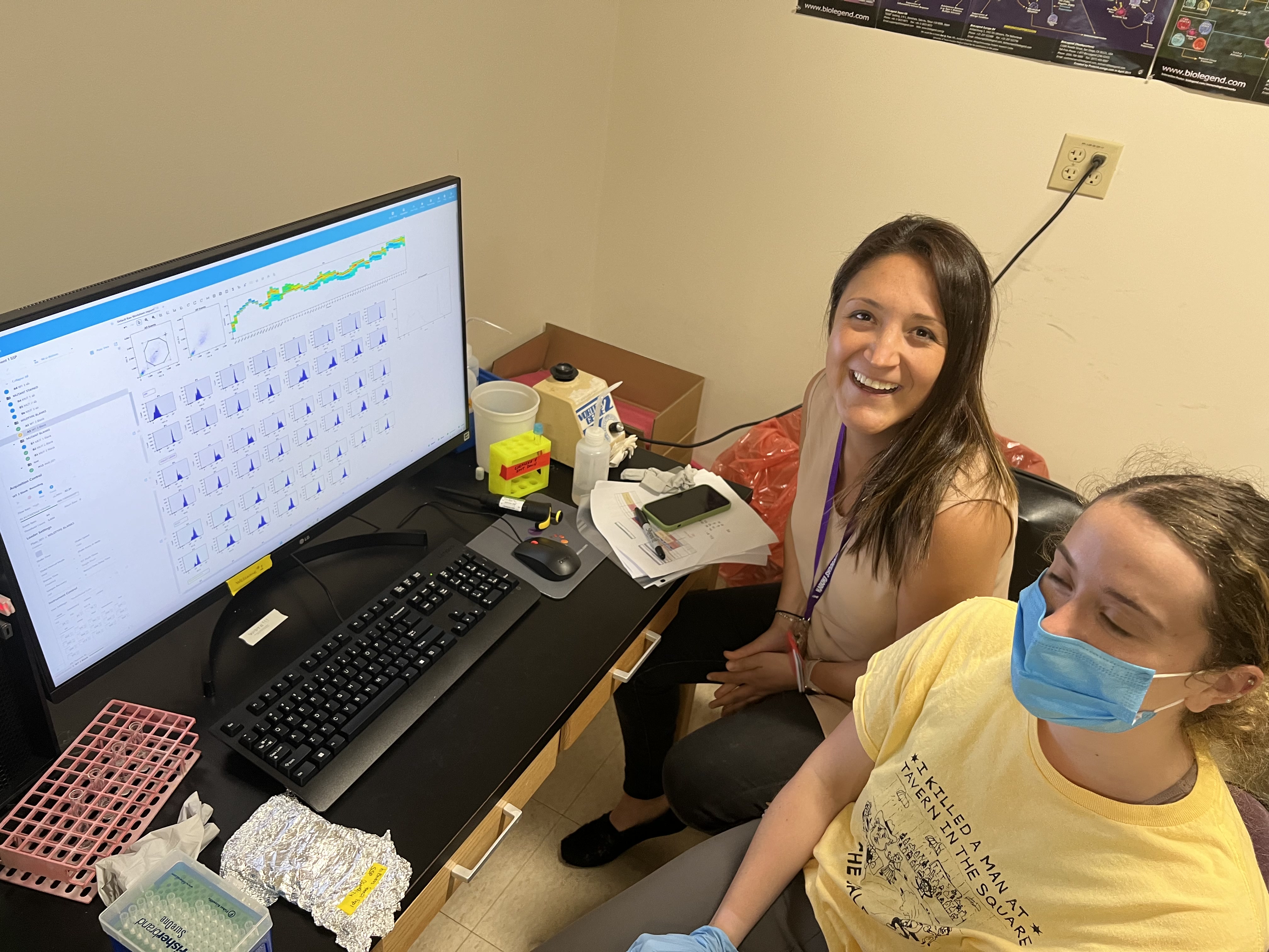 Sandra and Saylor working together at the spectral flow cytometer