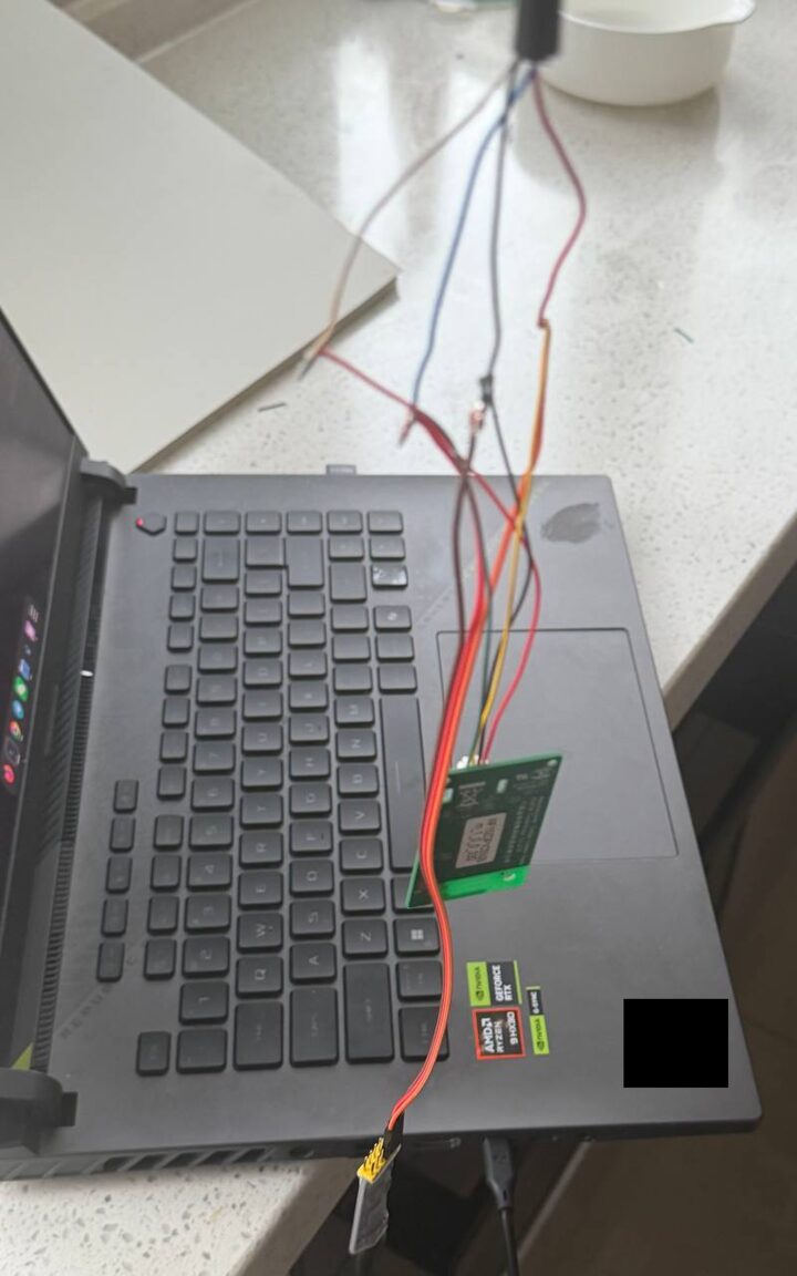 Logic analyzer tapping the CN12 bus on the bench