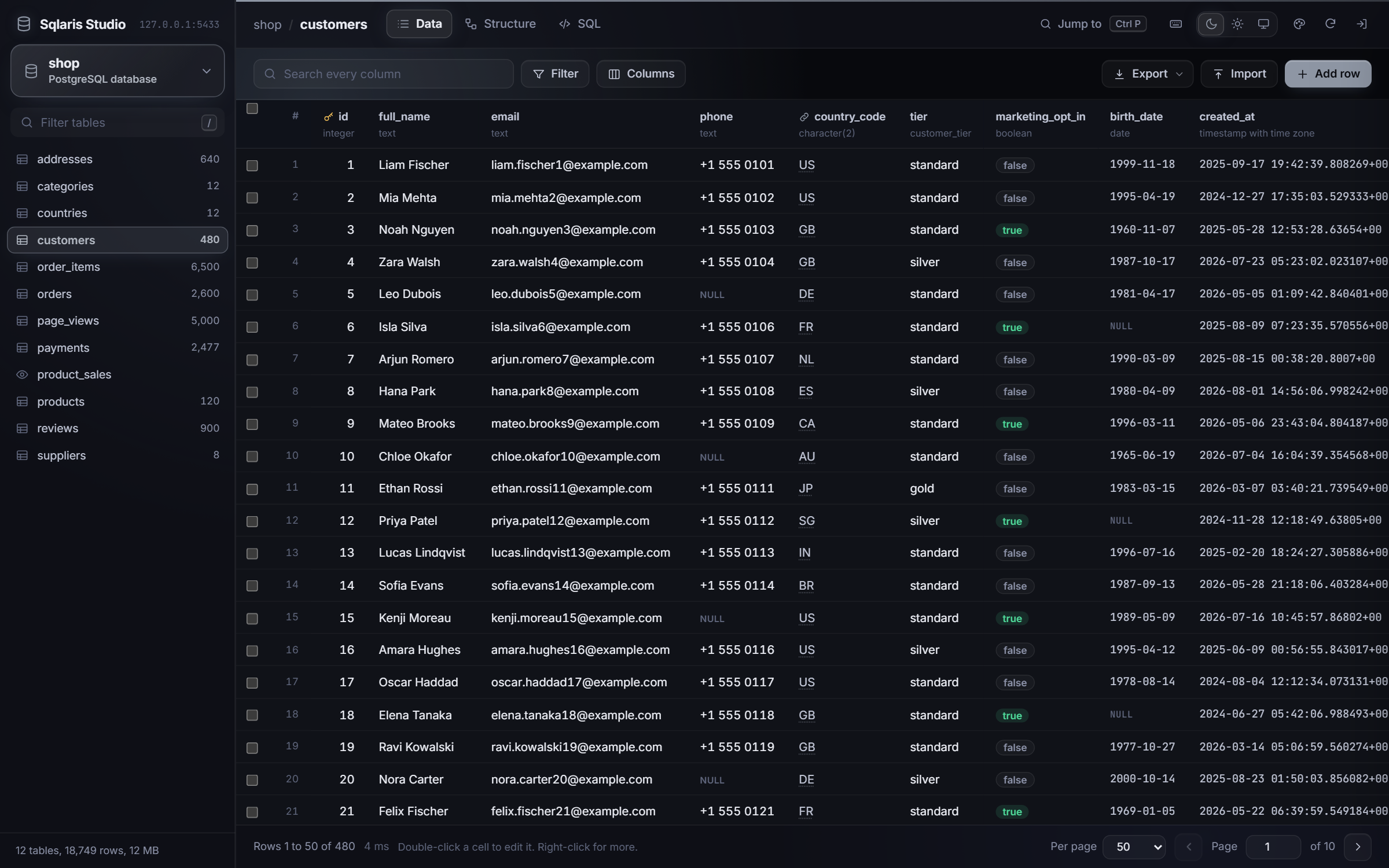 The customers table in the dark theme