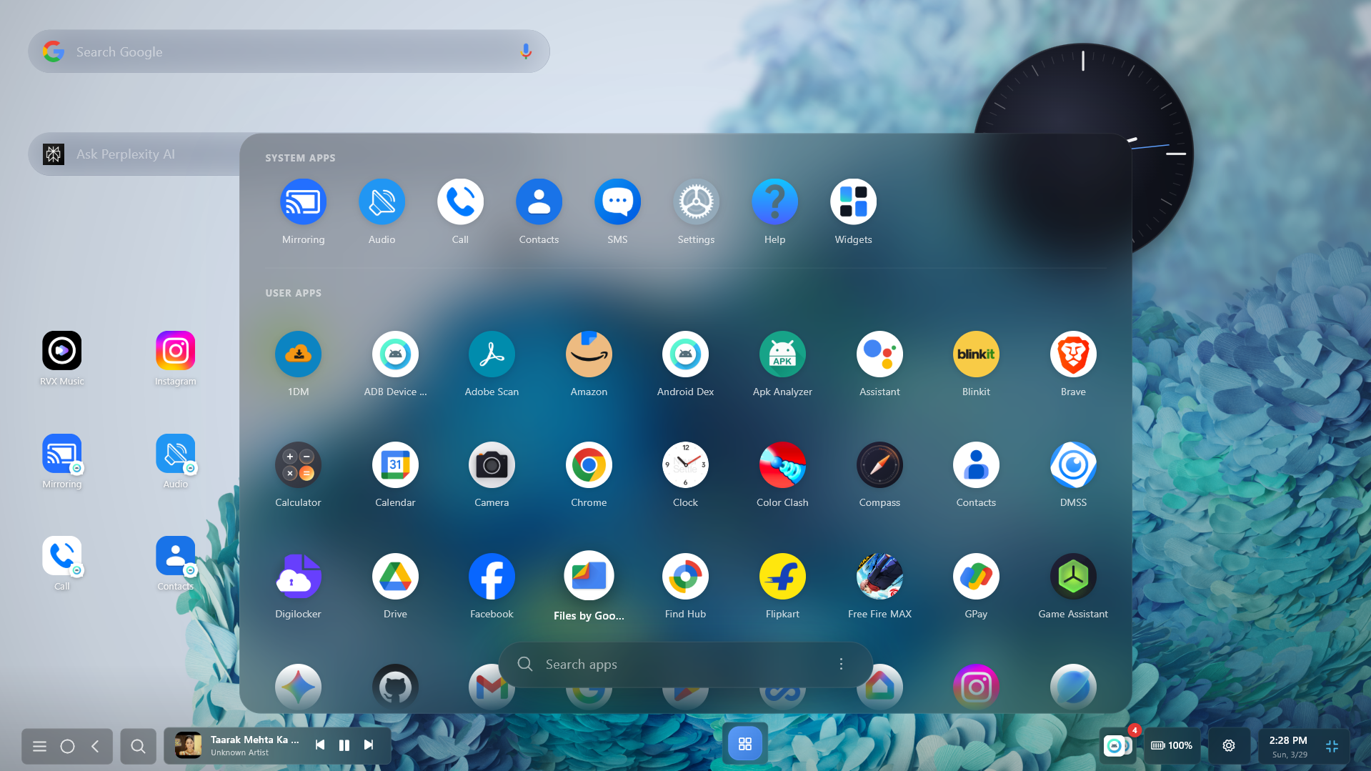System Apps와 User Apps를 구분해 Android 앱을 격자 형태로 표시하고 하단 검색창으로 앱을 찾는 애플리케이션 대시보드입니다.
