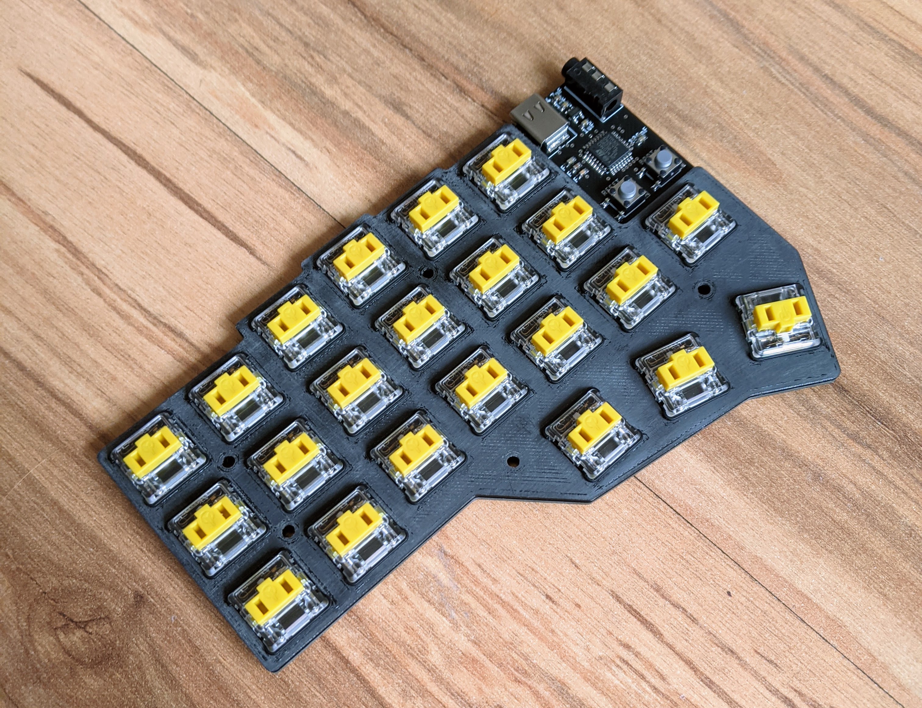 Left half with kailh dark yellow switches