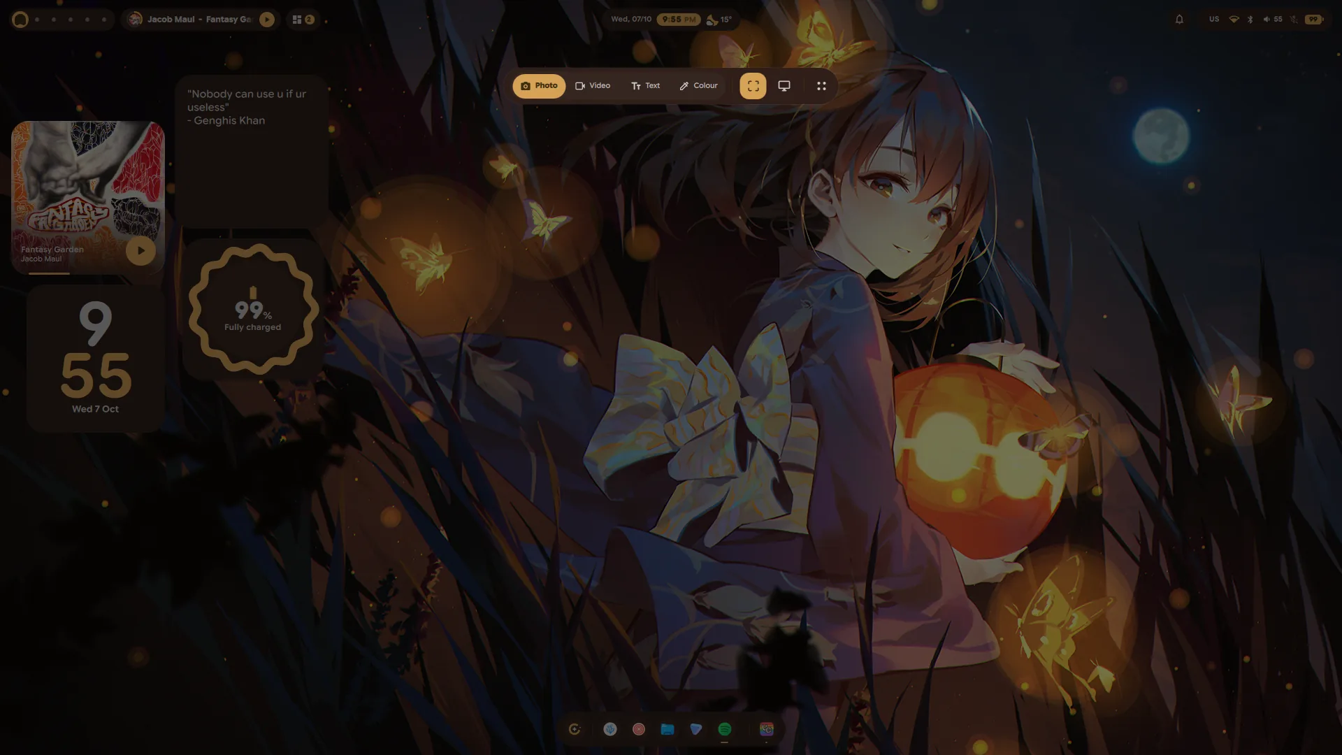 The screenshot toolbar over the dimmed desktop: photo, video, text and colour, then a region or the whole display