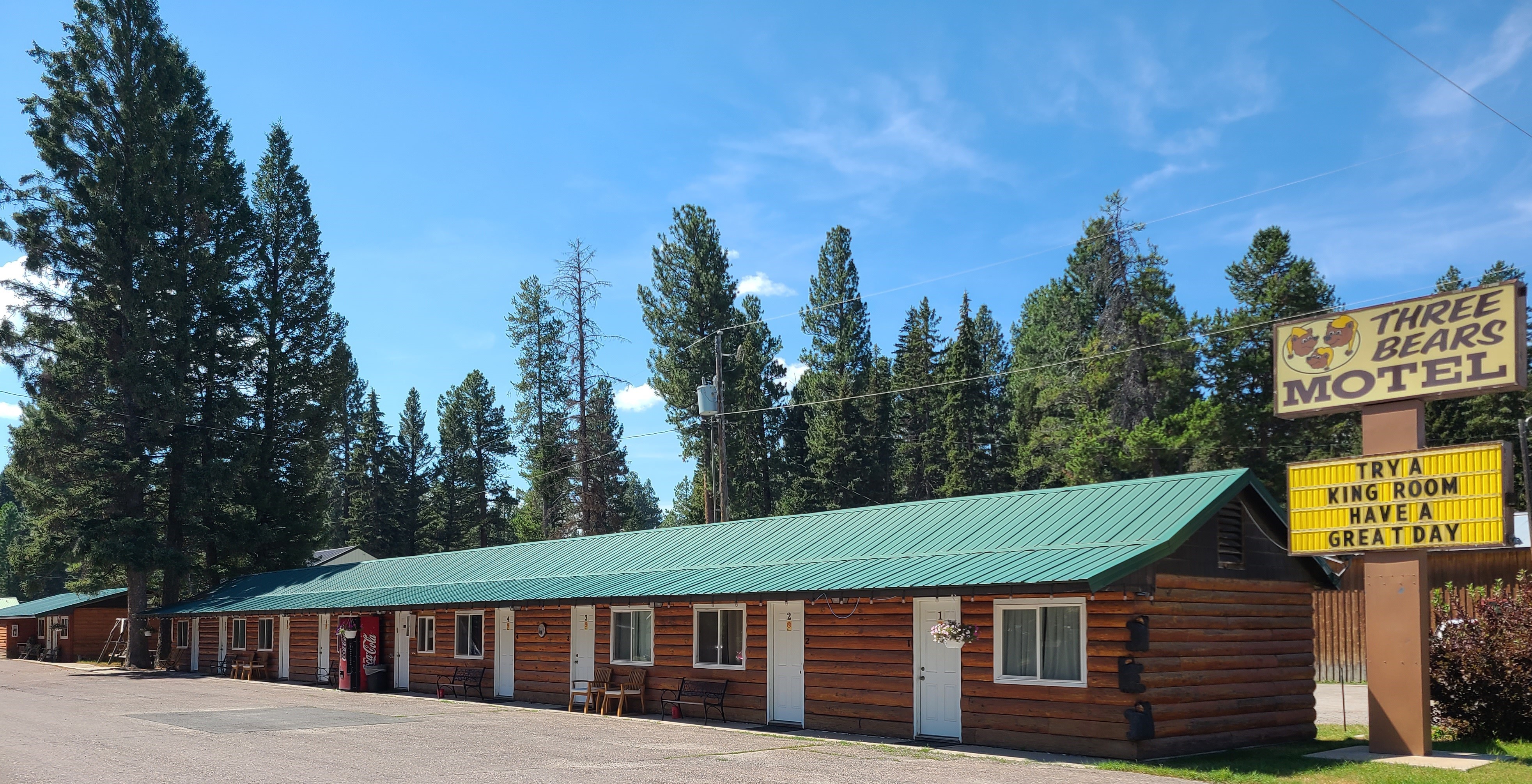 Front of Three Bears Motel