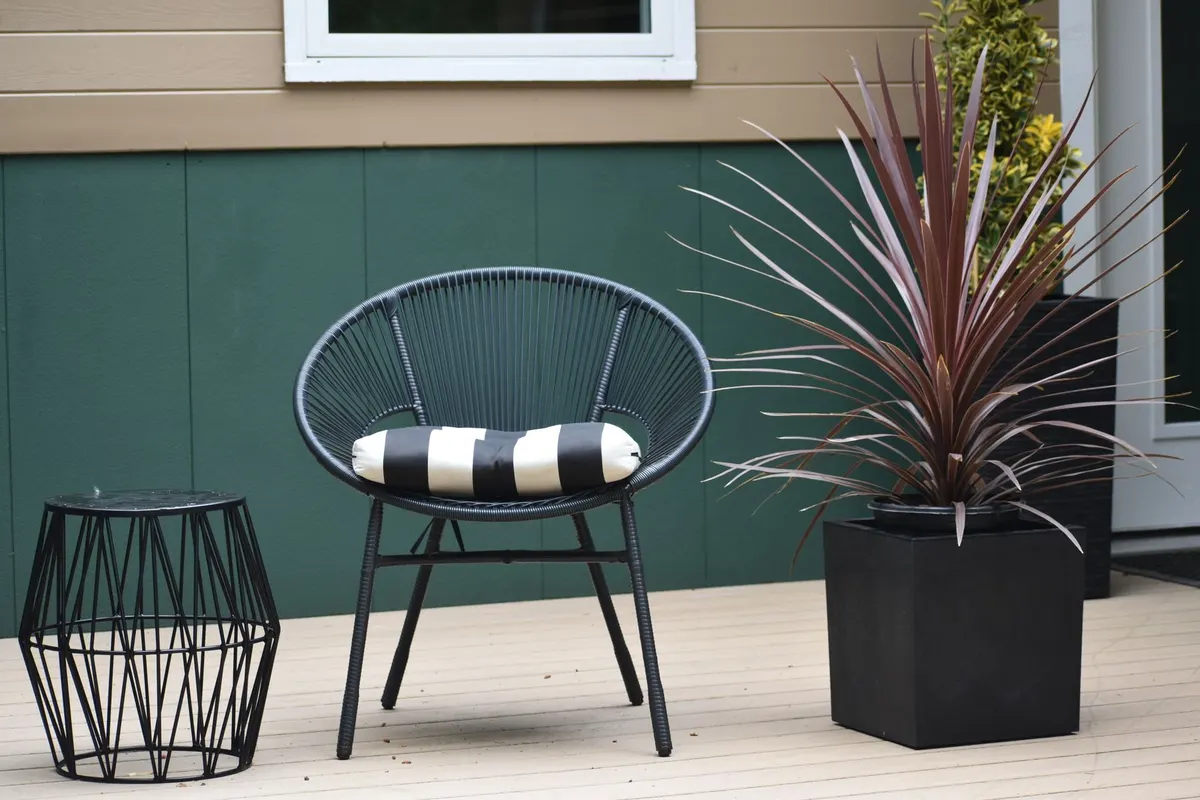 thrifted metal plant stand makeover budget