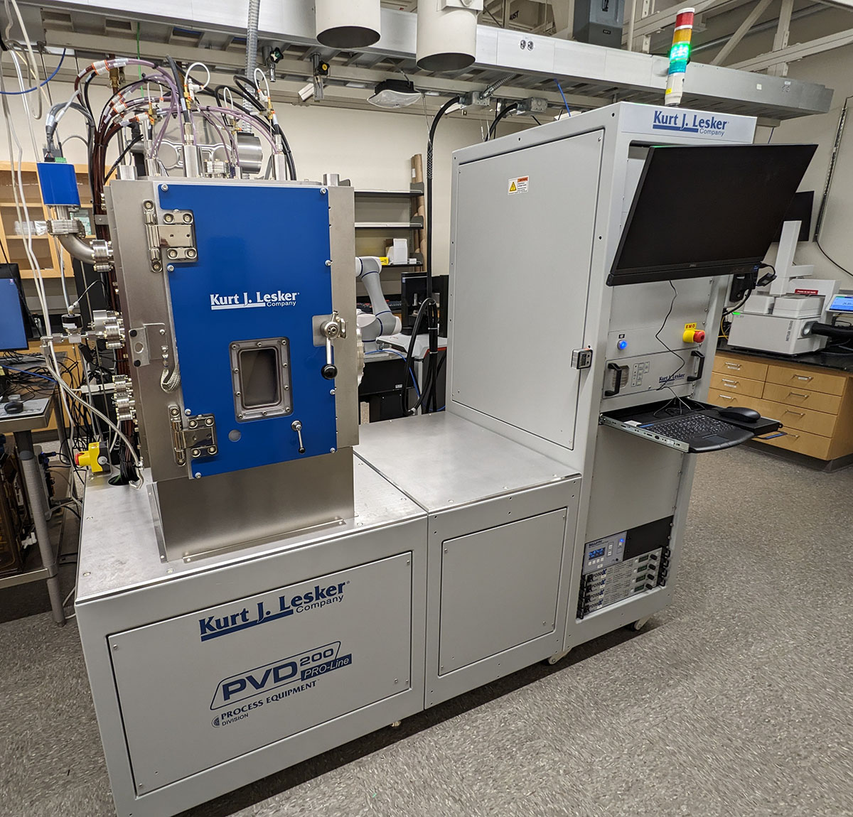 Combinatorial Sputtering Chamber