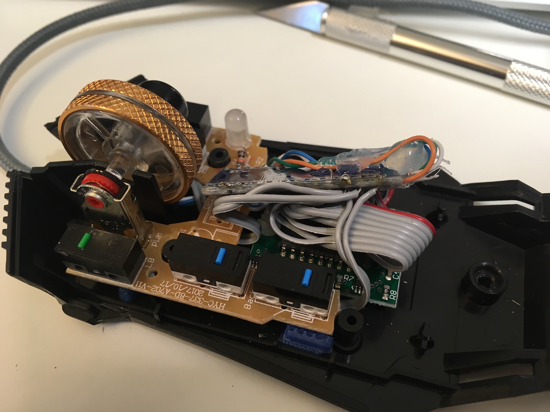 Image that shows all the components crumpled inside a mouse