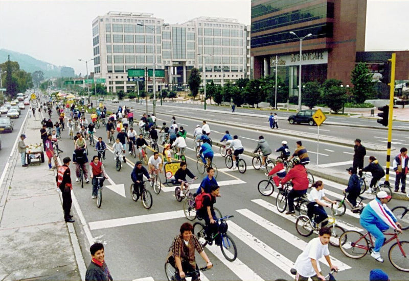 Gente en bici