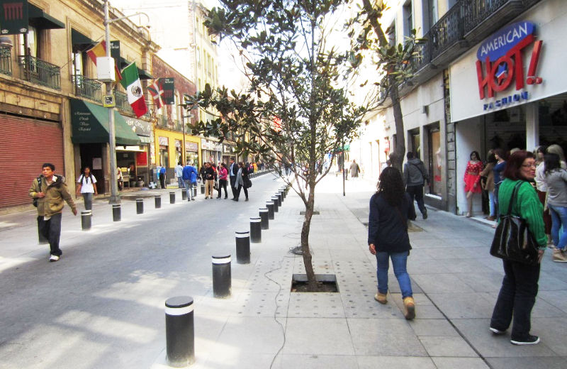 Calle de baja velocidad vehicular