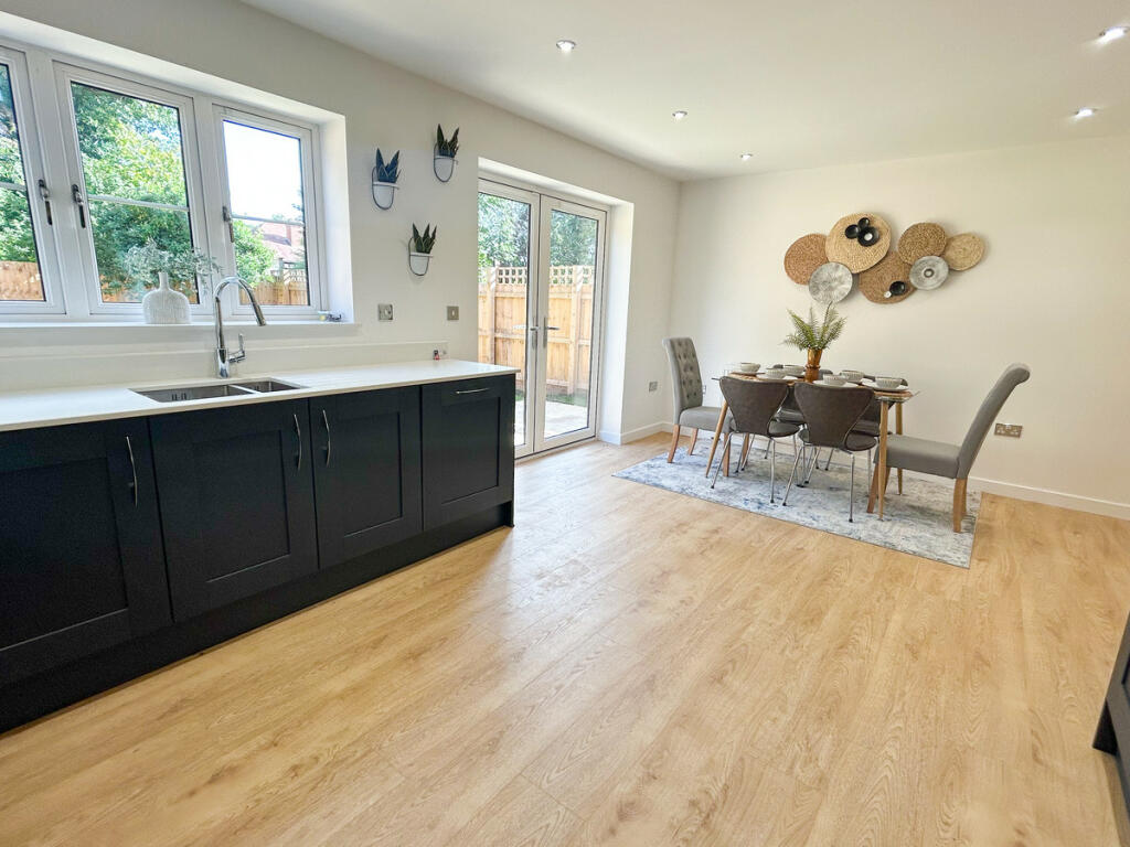 5 Bedroom Detached Luxury Houses For Sale in Coventry | Family Homes at ...