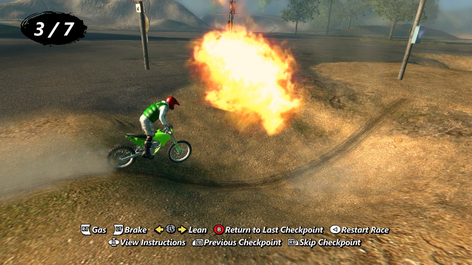 Trials Evolution: an explosion beside the track