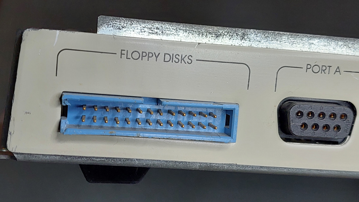 Apple III external floppy port