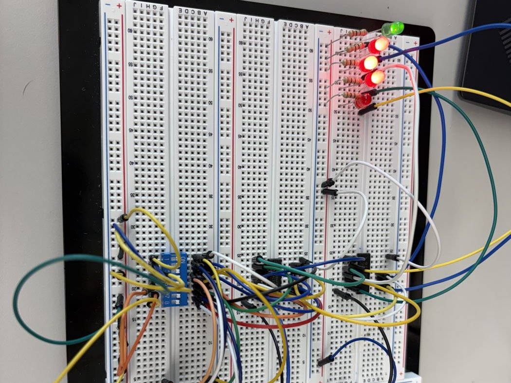 4-Bit Adder / Subtractor