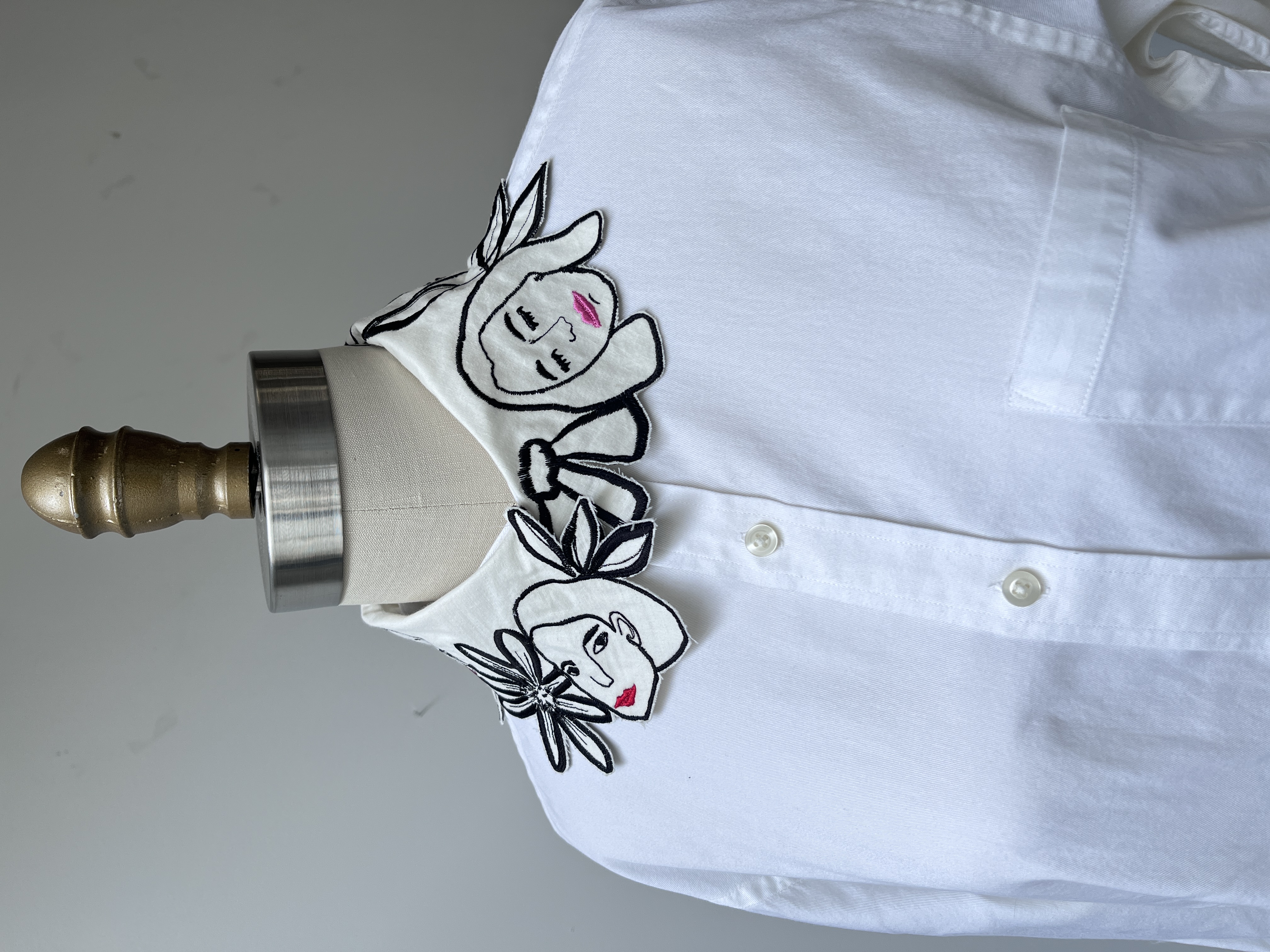 Embroidered collar