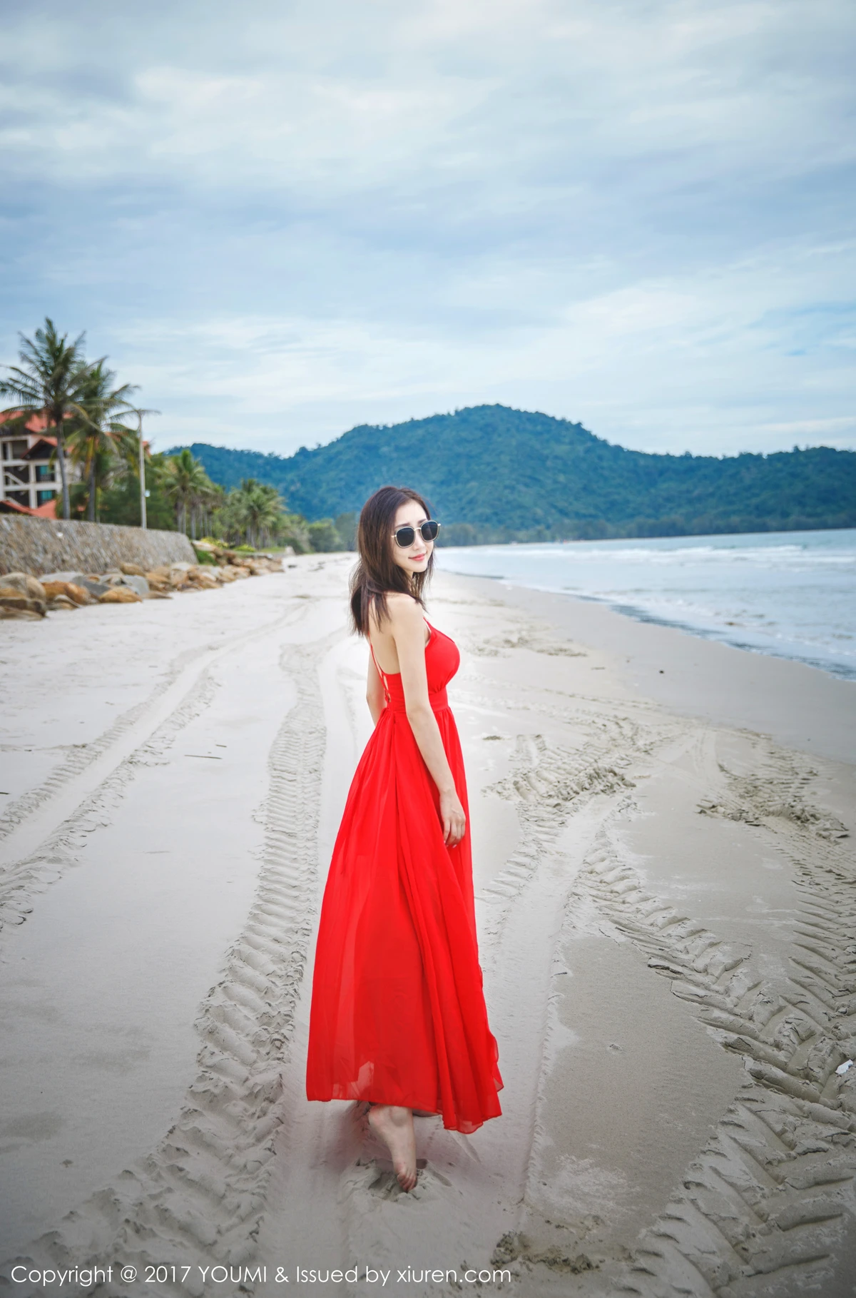 YouMi尤蜜荟 Vol.028_女神Yumi-尤美沙巴旅拍泳池边性感比基尼秀完美身材写真47P - 2