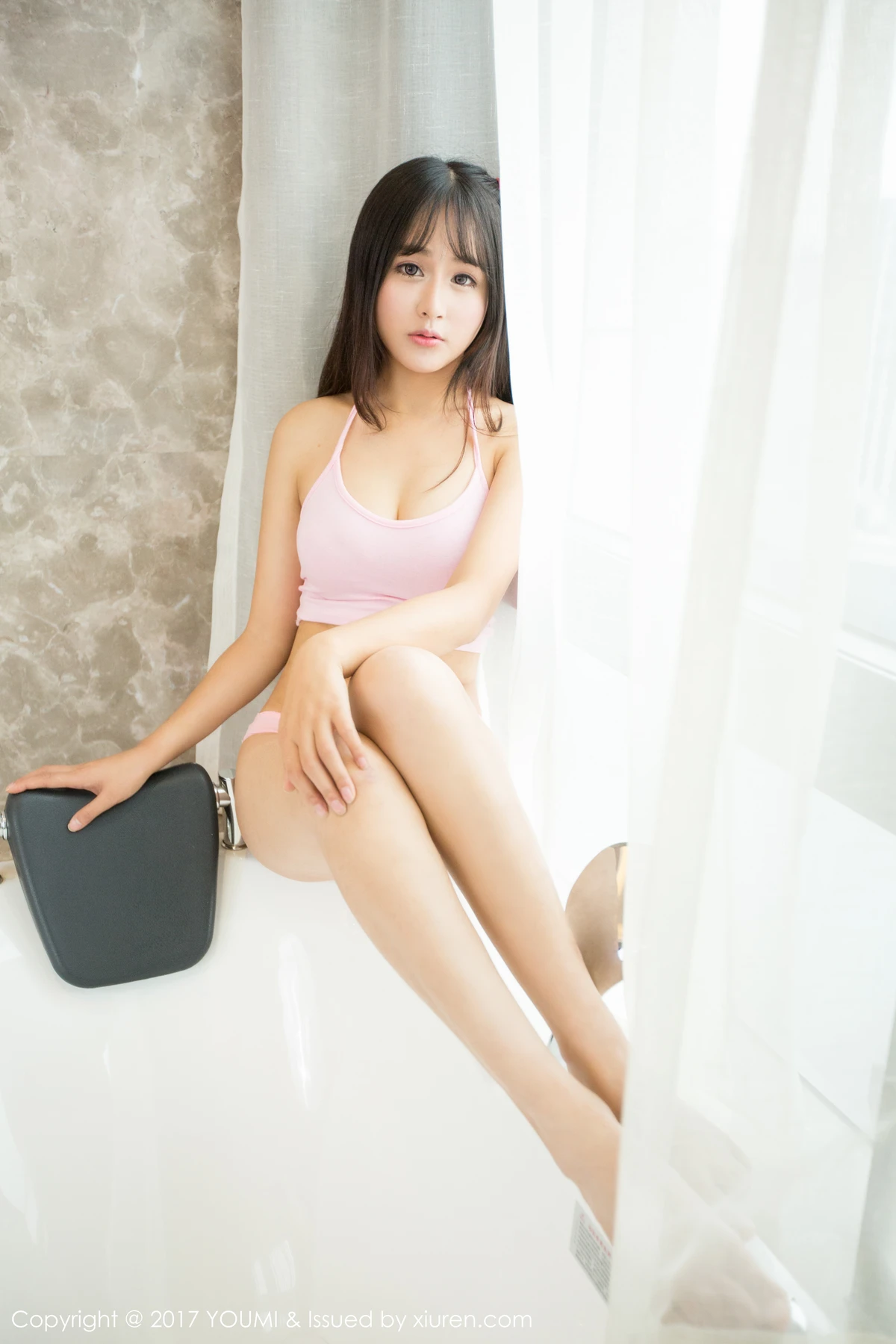 YouMi尤蜜荟 Vol.009_童颜巨乳妹子思淇Sukiiii白色吊带内衣秀美胸甜美迷人写真52P - 3