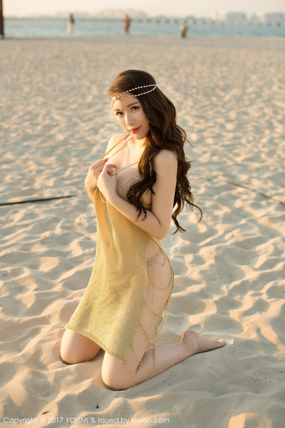 YouMi尤蜜荟 Vol.091_嫩模Egg-尤妮丝迪拜旅拍沙滩边金属内衣秀完美身材诱惑写真52P - 3