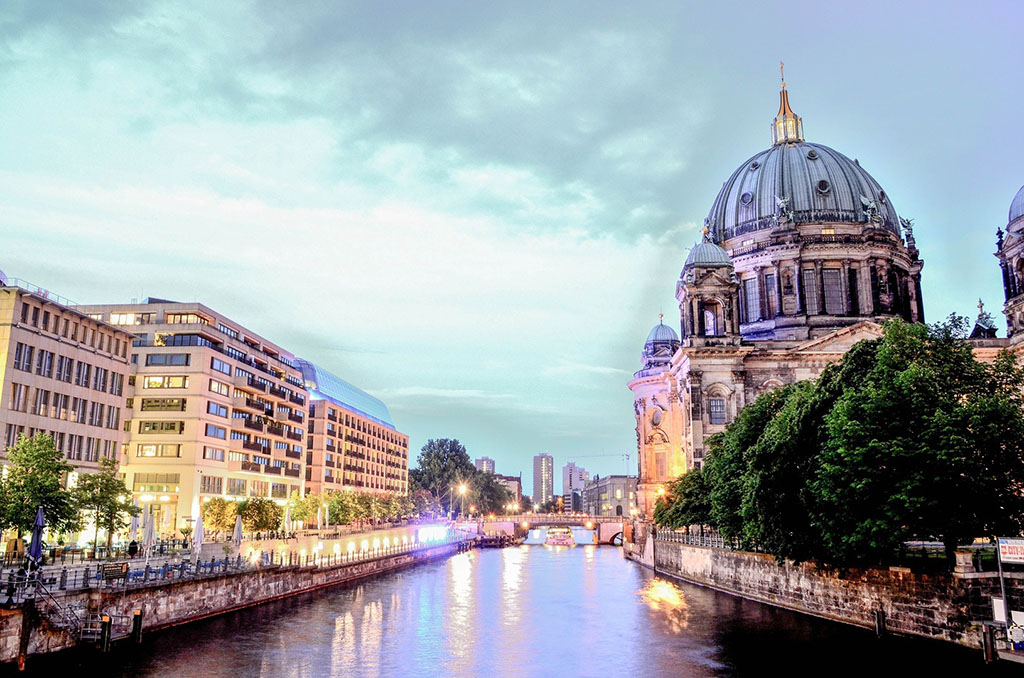 Berlin cathedral by the river