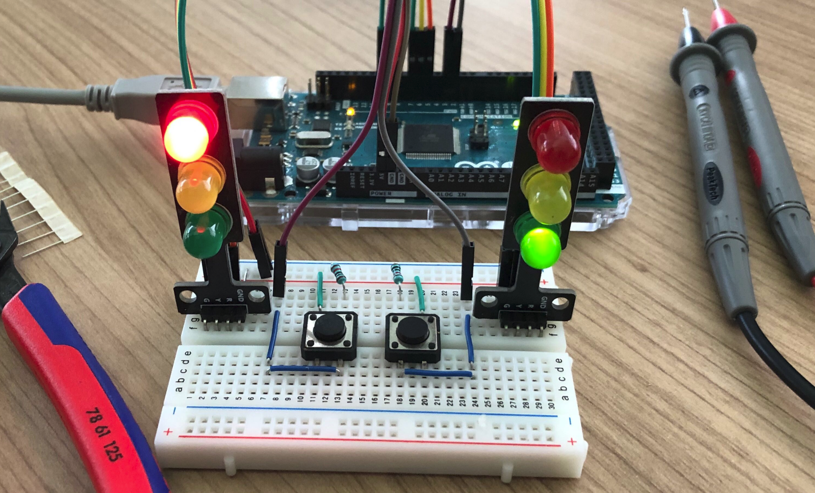 Arduino - Traffic Light (C++)