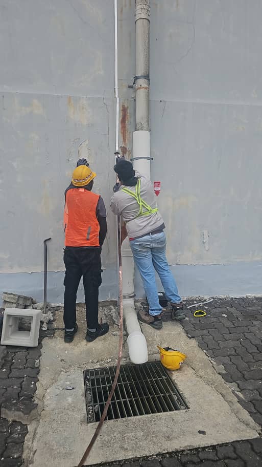 Lightning Arrestor 9