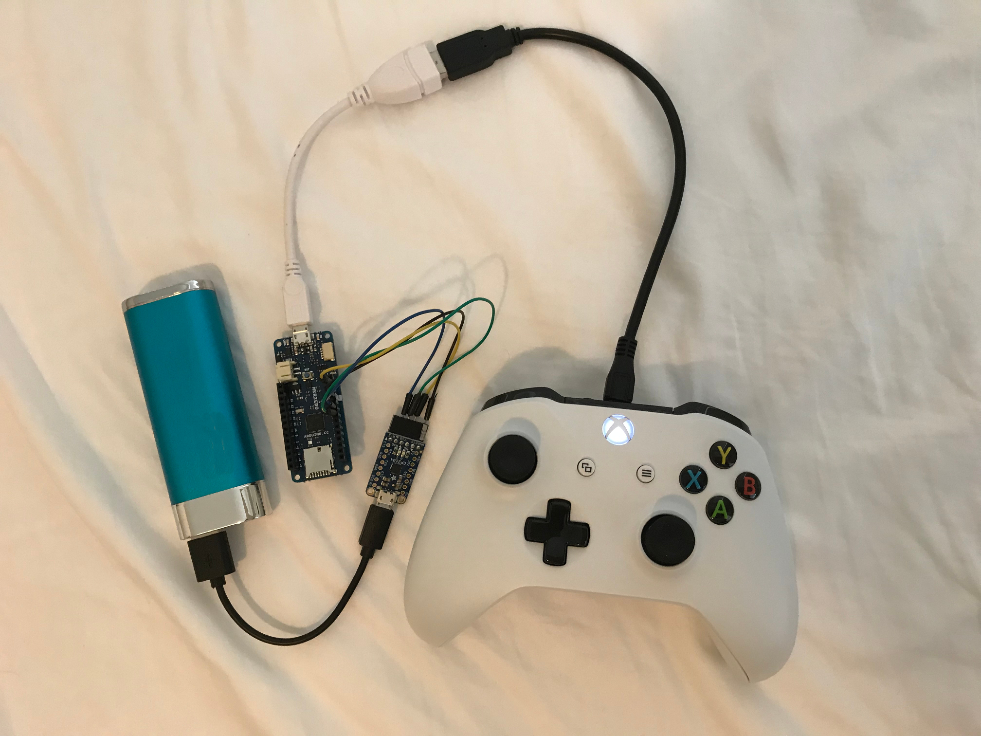 Image of MKR Zero connected to Xbox One controller