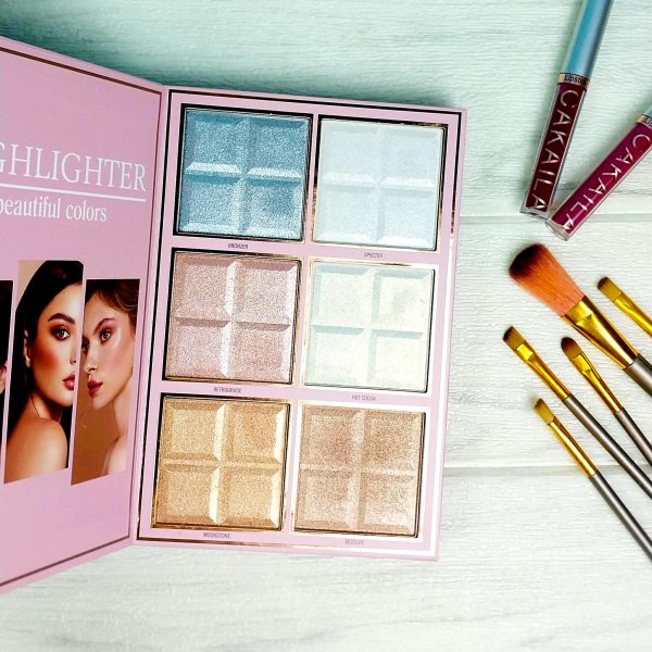 باليت مكياج Mocallure 5×1 الشامل بتصميم كتابي