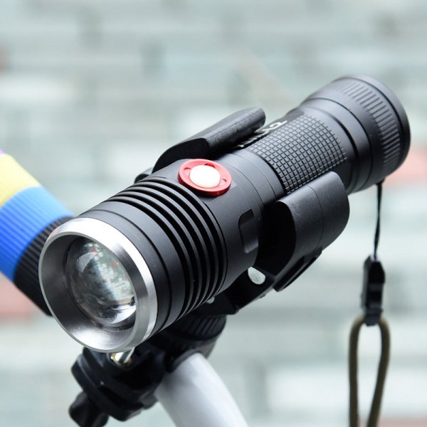 كشاف RL 730-T6 فائق السطوع بمدى 1 كم مع تكبير للاستخدام الخارجي