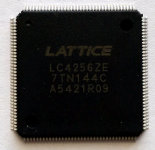 LC4256ZE-7TN144C