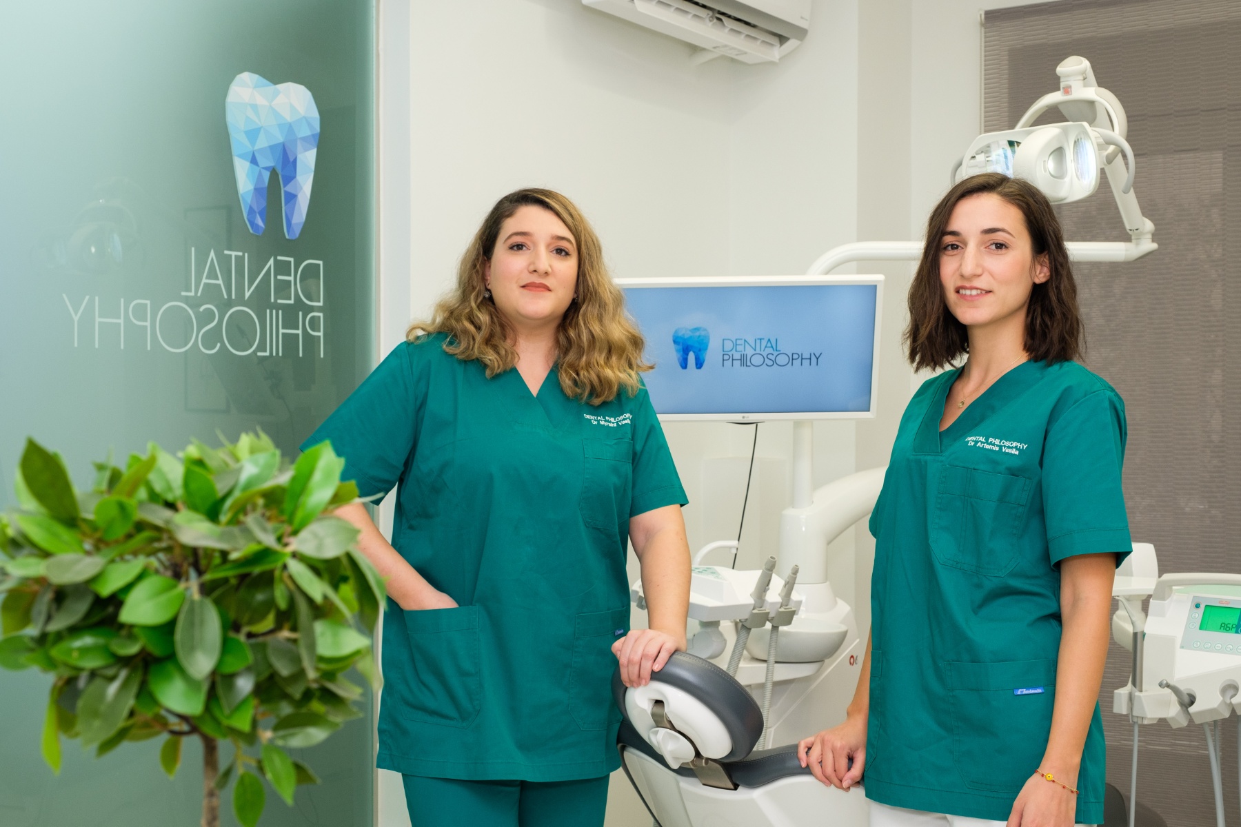 Μυρσίνη και Άρτεμις Βασίλα - Dental Philosophy