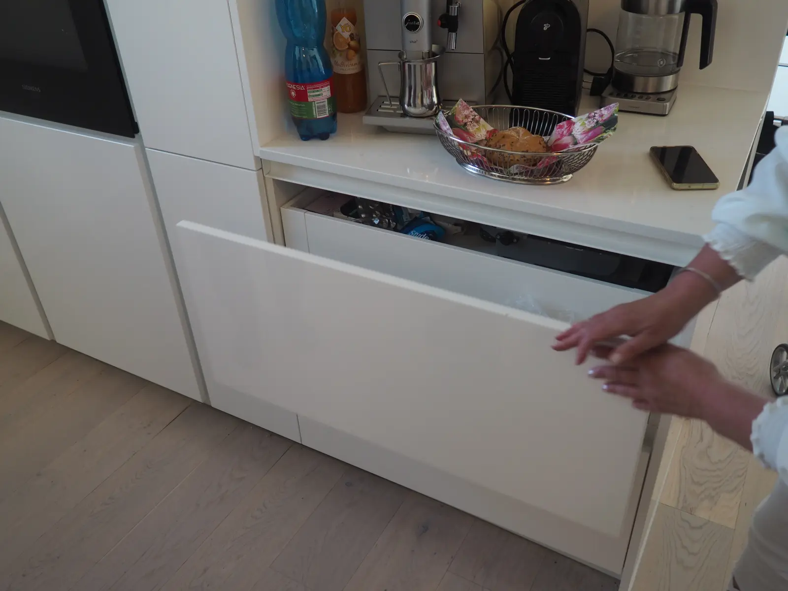 kuchyň zásuvka chleba a ovoce