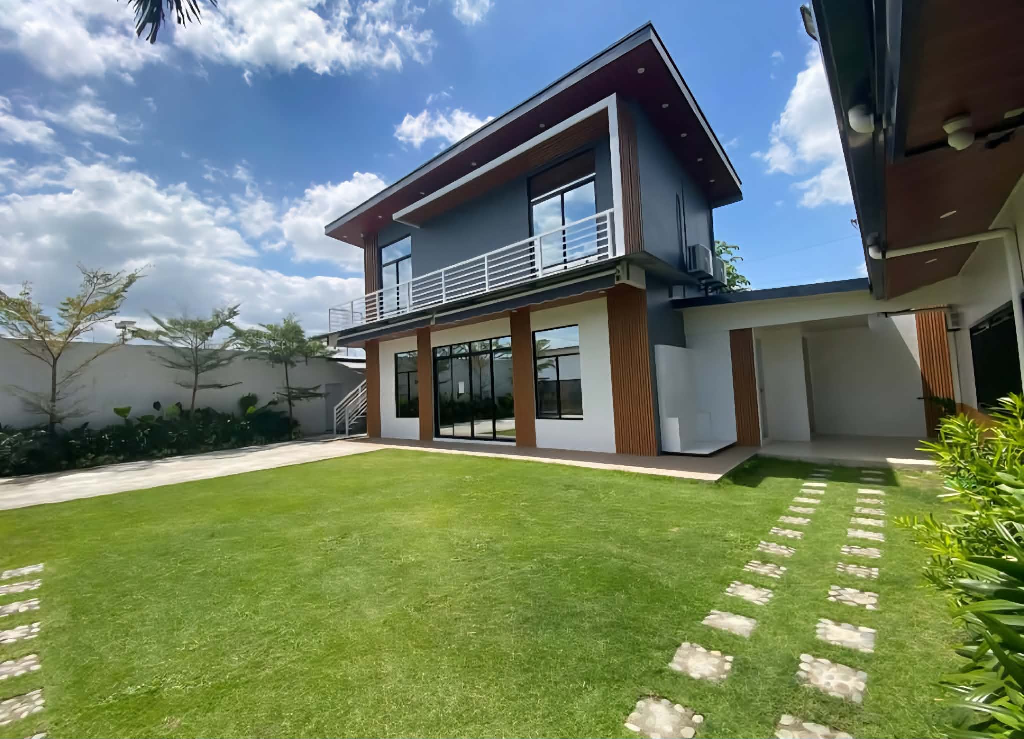 Comarian's Place Villa