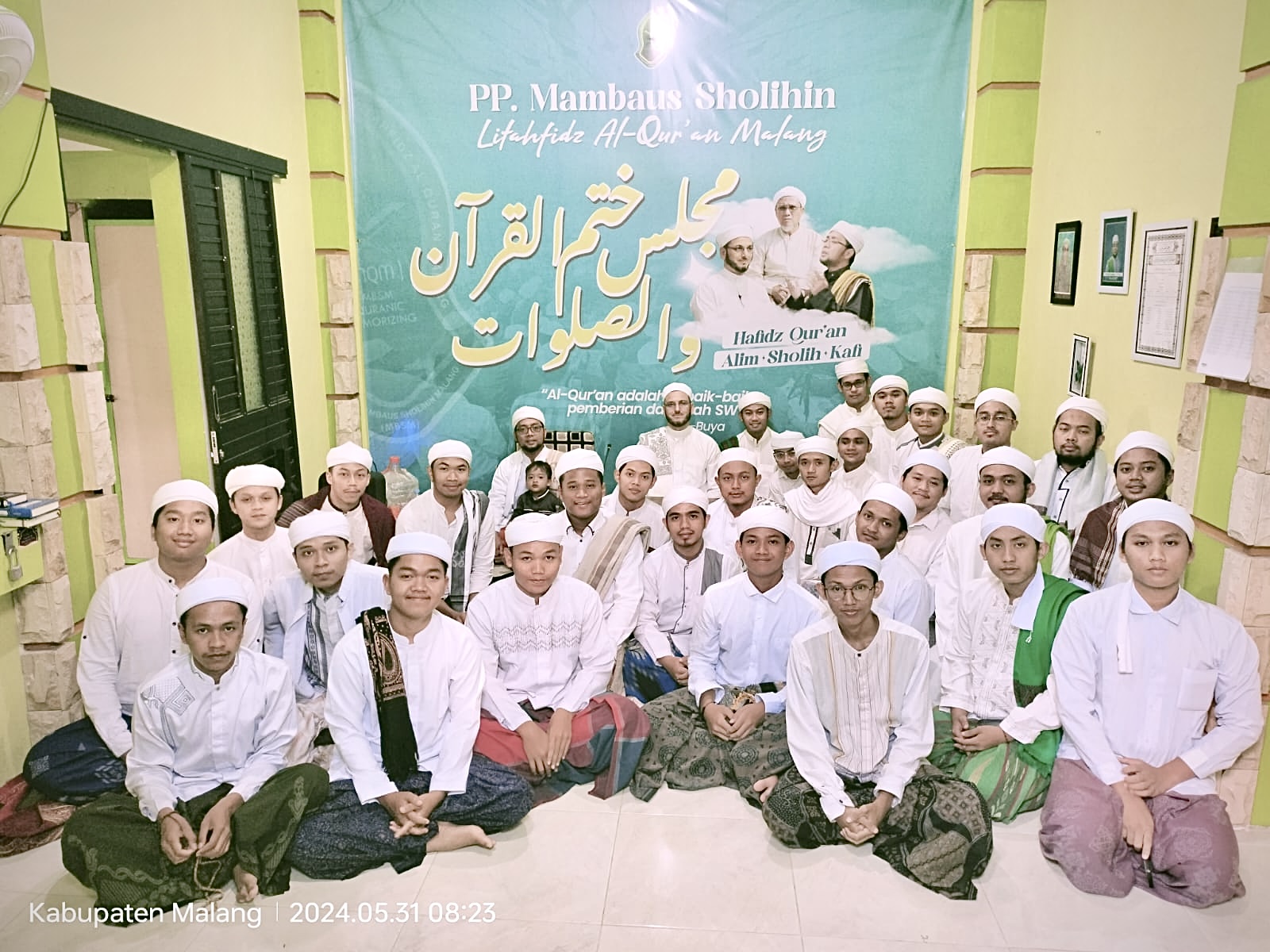 Santri PP Mambaus Sholihin