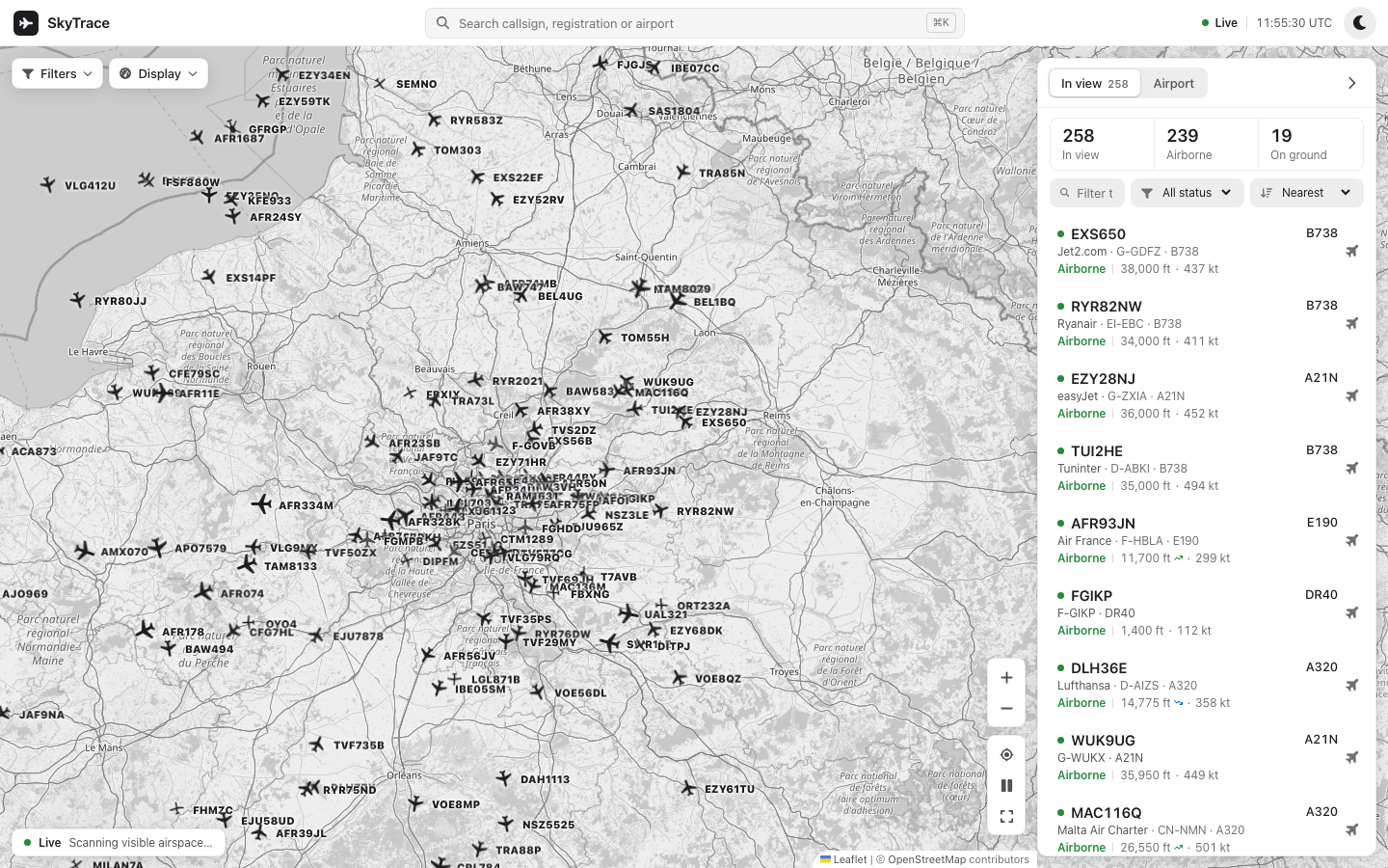 SkyTrace light map with live aircraft