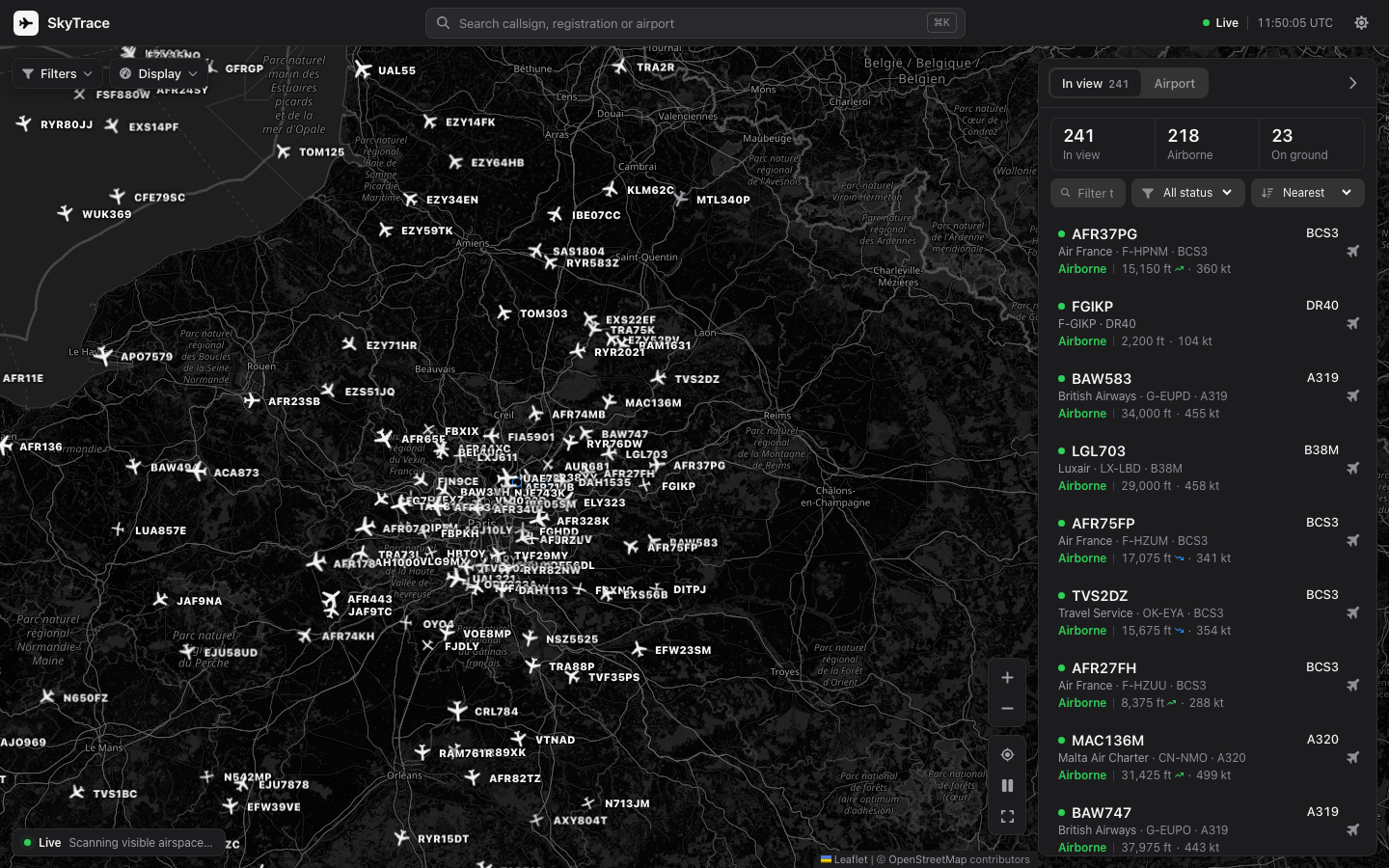 SkyTrace live aircraft map and traffic list