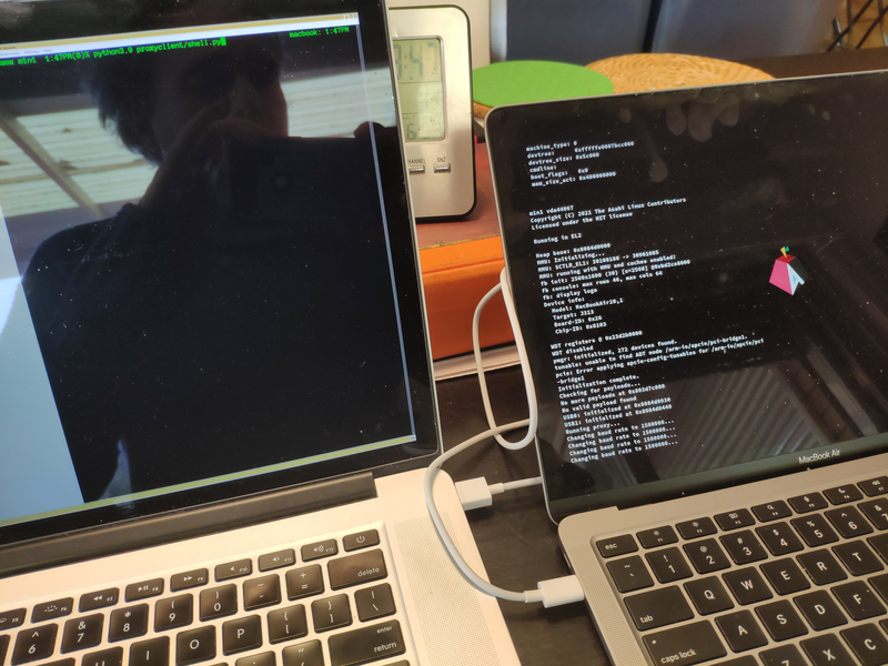 USB Type-C to Type A cable connecting M1 MacBookAir and 2012 MacBootAir Pro
