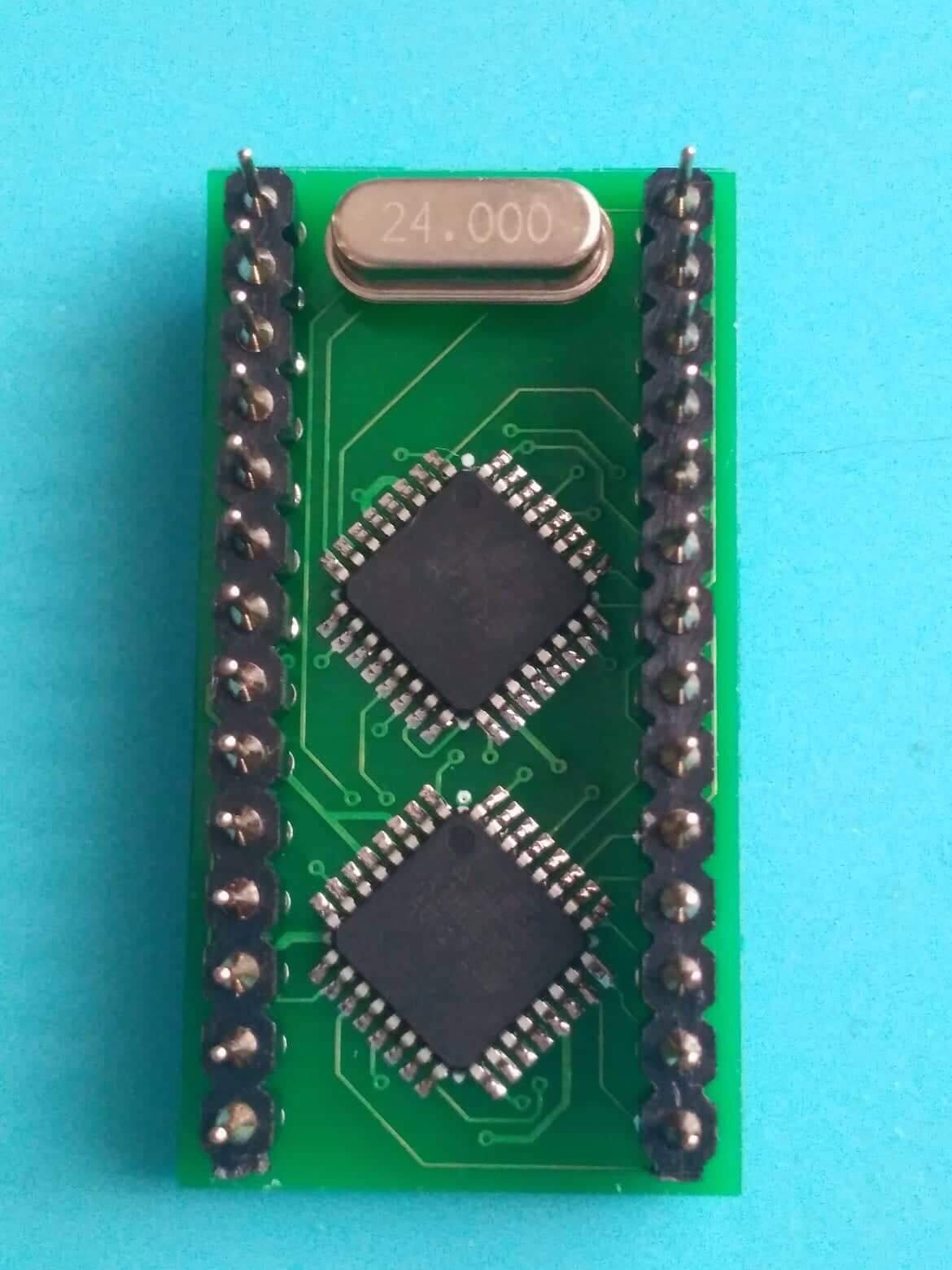turbosound28p_photo_back.jpg