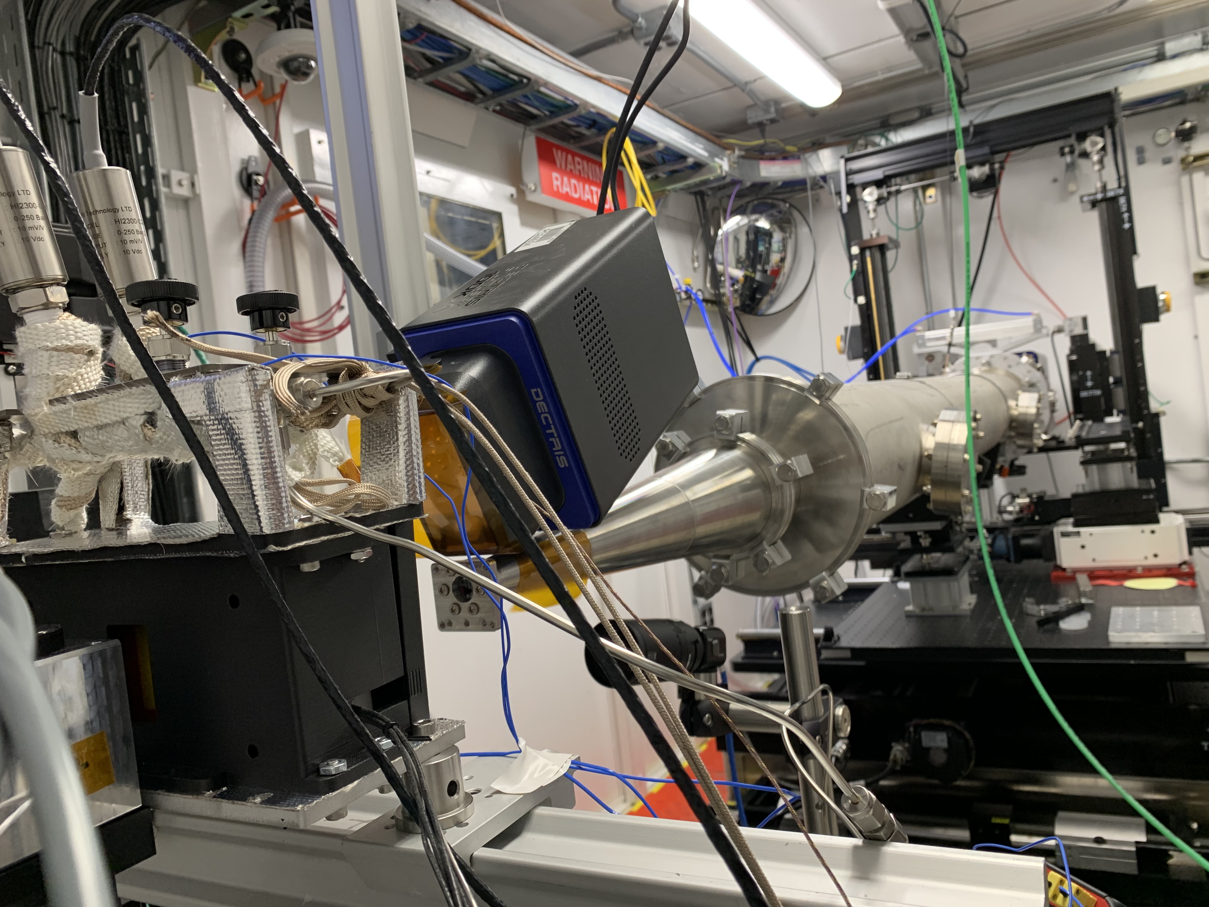 High Temperature and High Pressure setup at beamline 1-5 of SSRL