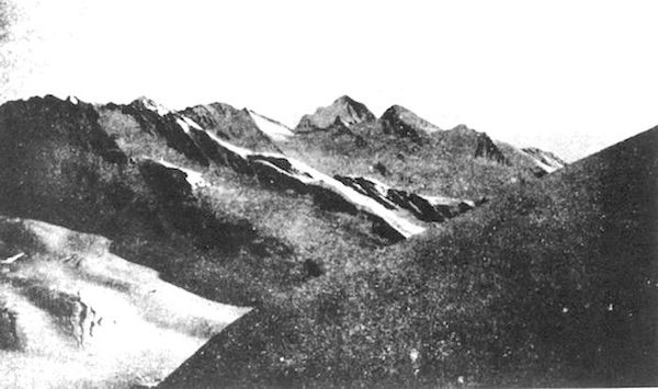 「●ロッタール・ザッテルよりフィンシュテラールホルンを望む」のキャプション付きの写真