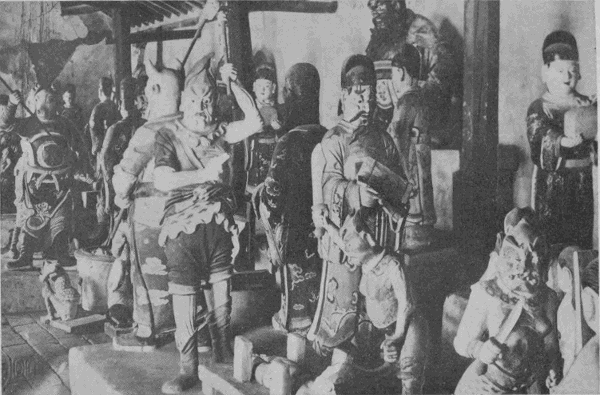 「金州の極楽寺にある地獄像」のキャプション付きの写真