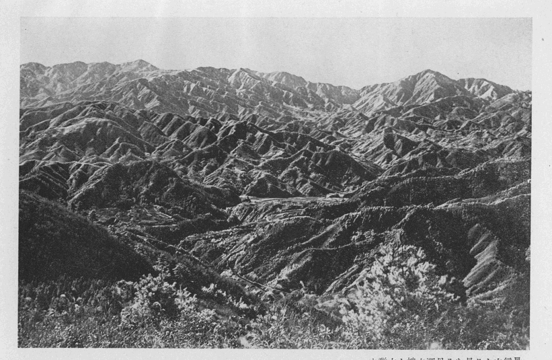 「●景信山より見たる丹沢山塊と大群山」のキャプション付きの写真