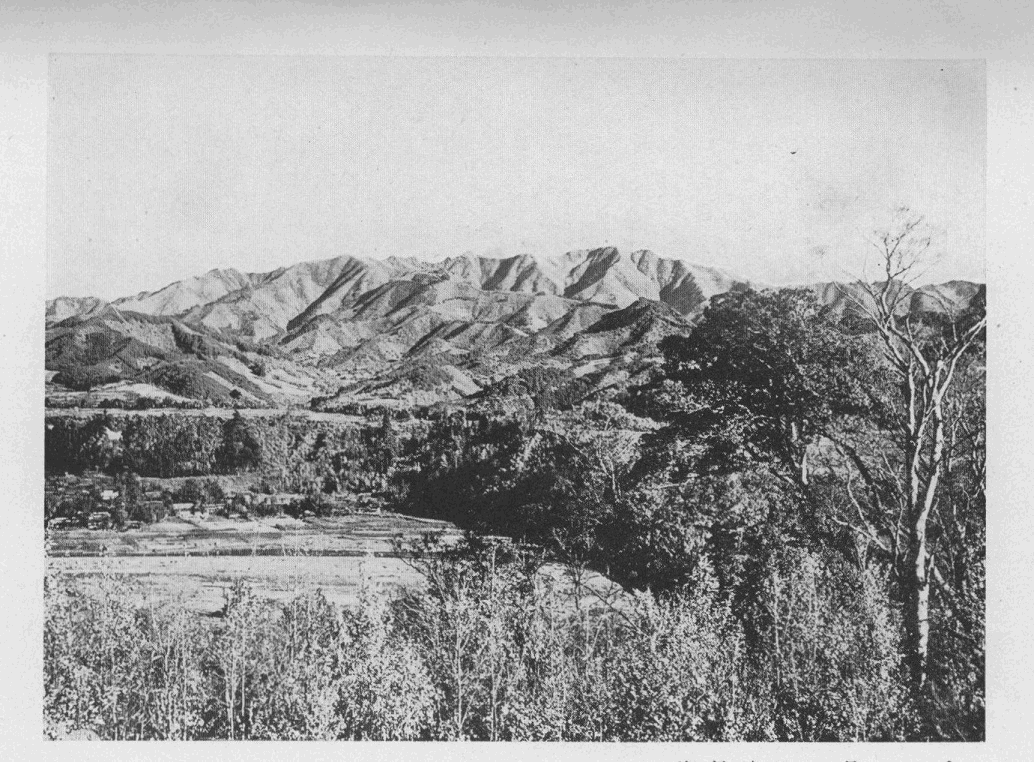 「南より見たる連行峰」のキャプション付きの写真