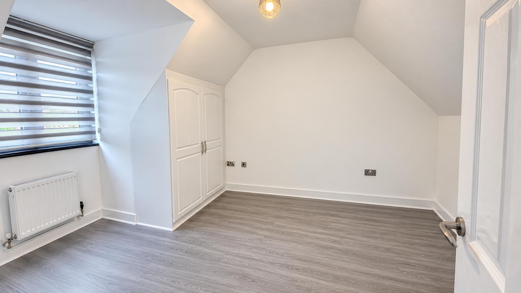 Edzell Crescent, Westcroft — open-plan kitchen and dining area with a round dining table
