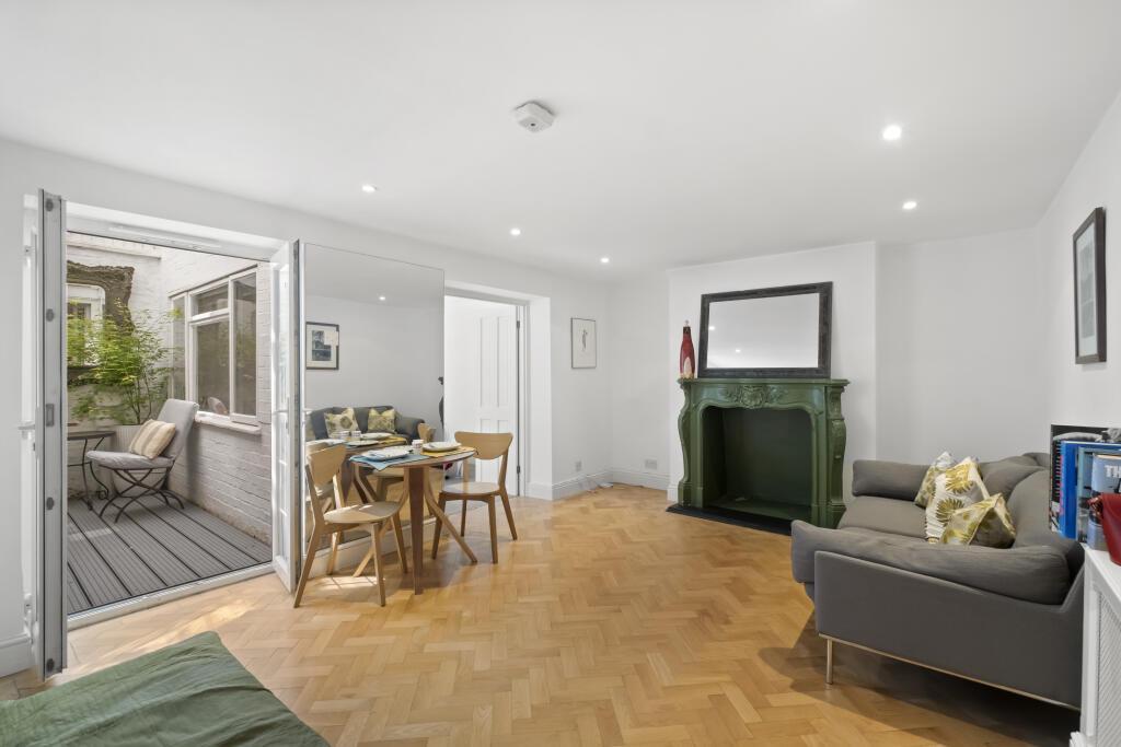 Reception room at Clareville Grove