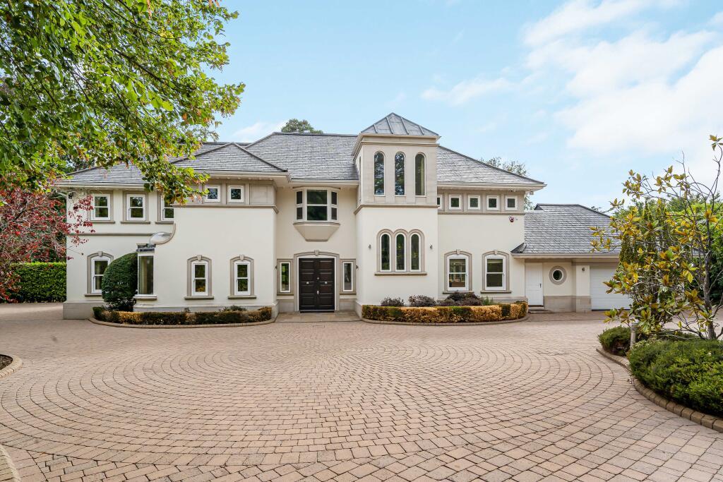 Spring Lodge, Wentworth Estate, a gated detached house on the Main Island