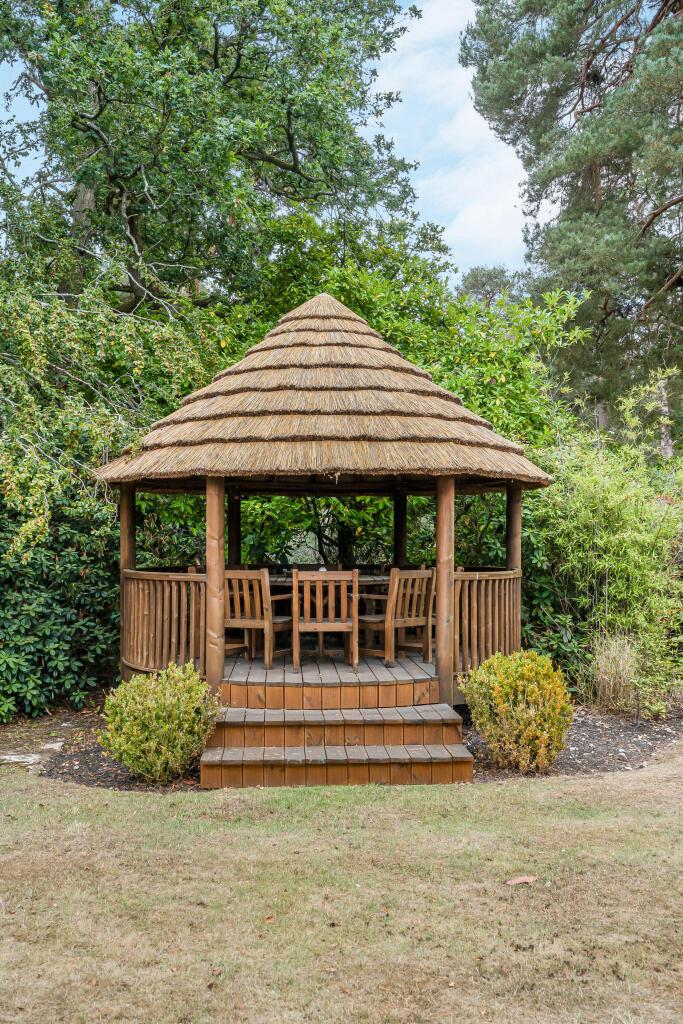 Garden pavilion at Spring Lodge