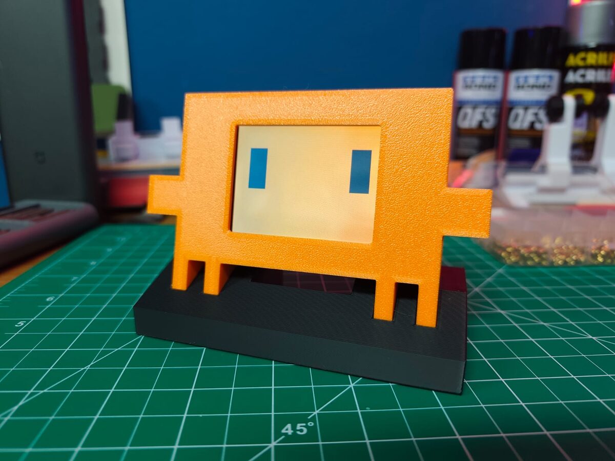 Claudinho on the E32R28T, in its 3D-printed case