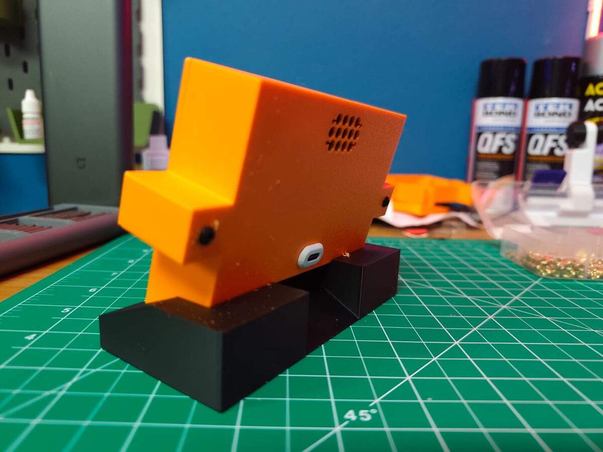 Side view of the case on its base